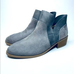 American Eagle brand vegan suede booties gray 9.5 nwot